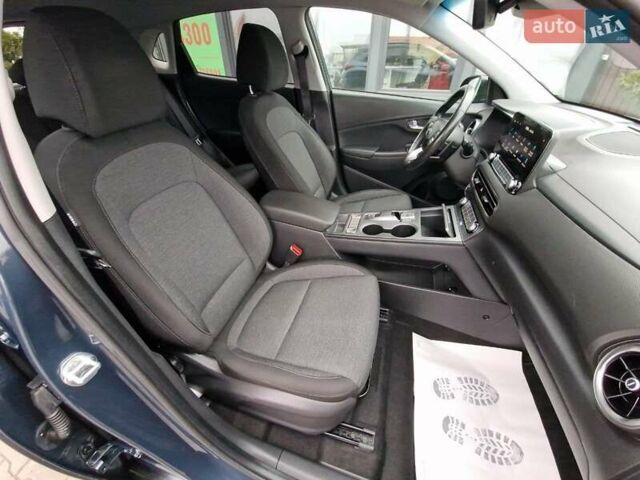 Синий Хендай Kona, объемом двигателя 0 л и пробегом 60 тыс. км за 17600 $, фото 52 на Automoto.ua