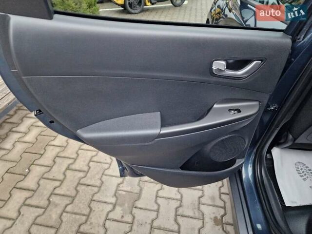 Синий Хендай Kona, объемом двигателя 0 л и пробегом 60 тыс. км за 17600 $, фото 46 на Automoto.ua