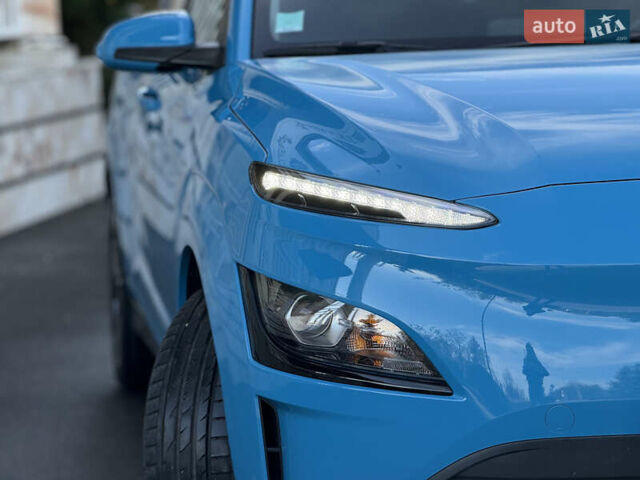 Синий Хендай Kona, объемом двигателя 0 л и пробегом 30 тыс. км за 16900 $, фото 18 на Automoto.ua
