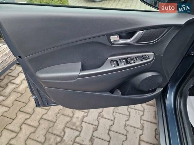 Синий Хендай Kona, объемом двигателя 0 л и пробегом 60 тыс. км за 17600 $, фото 25 на Automoto.ua