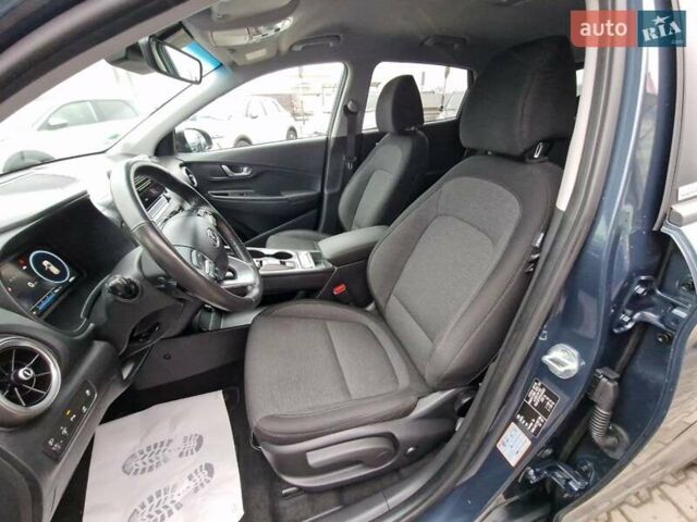 Синий Хендай Kona, объемом двигателя 0 л и пробегом 60 тыс. км за 17600 $, фото 28 на Automoto.ua