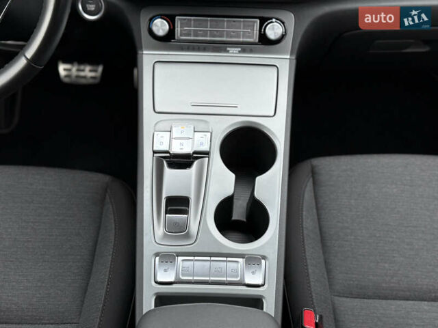 Синій Хендай Kona, об'ємом двигуна 0 л та пробігом 54 тис. км за 17650 $, фото 30 на Automoto.ua