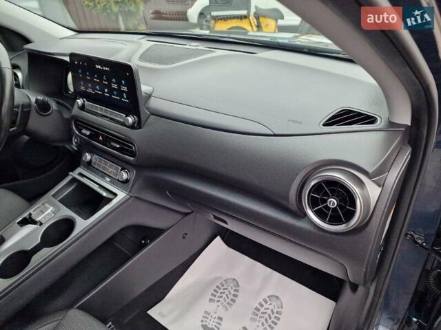 Синий Хендай Kona, объемом двигателя 0 л и пробегом 60 тыс. км за 17600 $, фото 53 на Automoto.ua