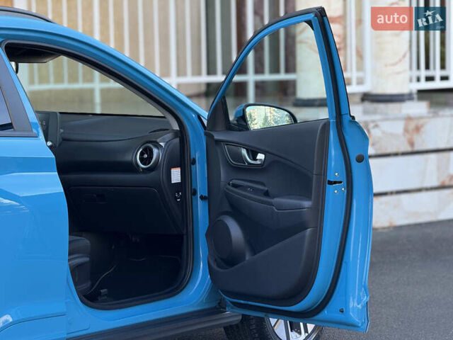 Синий Хендай Kona, объемом двигателя 0 л и пробегом 30 тыс. км за 16900 $, фото 38 на Automoto.ua