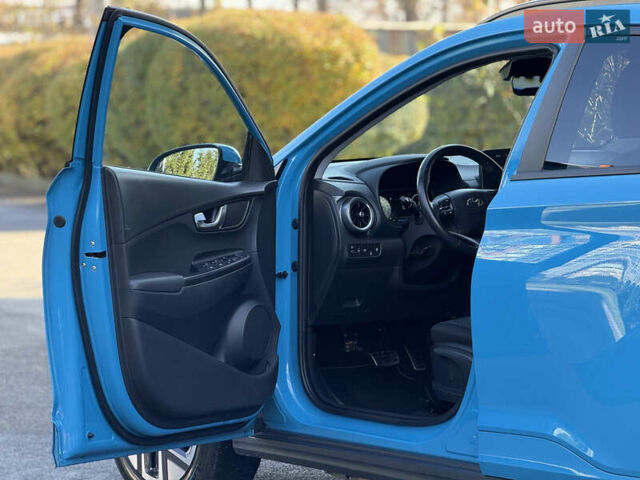 Синий Хендай Kona, объемом двигателя 0 л и пробегом 30 тыс. км за 16900 $, фото 23 на Automoto.ua