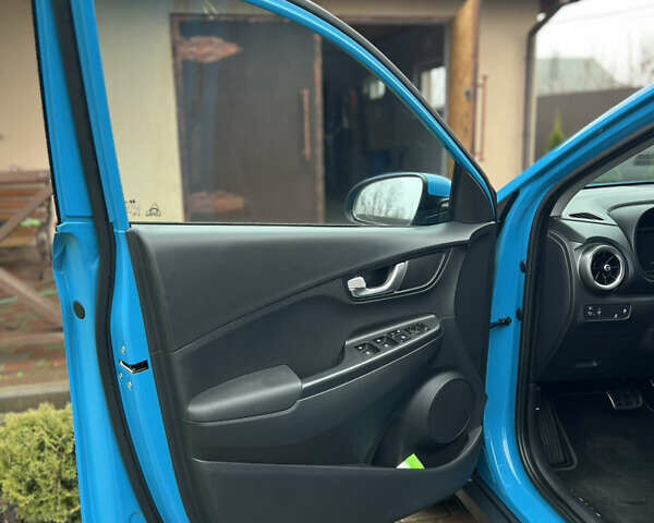 Синий Хендай Kona, объемом двигателя 0 л и пробегом 81 тыс. км за 16950 $, фото 12 на Automoto.ua