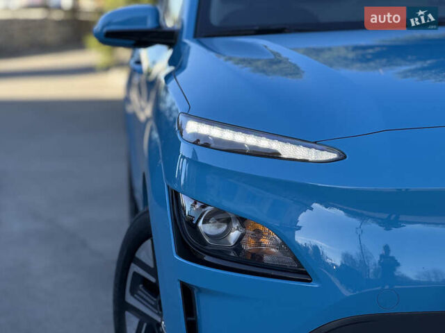 Синій Хендай Kona, об'ємом двигуна 0 л та пробігом 30 тис. км за 16900 $, фото 3 на Automoto.ua