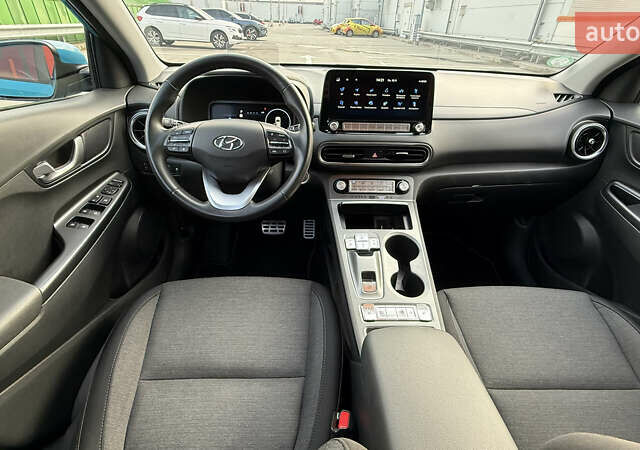 Синій Хендай Kona, об'ємом двигуна 0 л та пробігом 39 тис. км за 20900 $, фото 64 на Automoto.ua