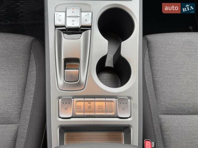 Хендай Kona 2022 в Днепре (Днепропетровске) на Automoto.ua Синий Хендай Kona, объемом двигателя 0 л и пробегом 21 тыс. км за 17800 $, фото 14 на Automoto.ua