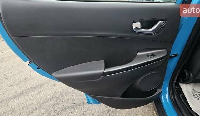 Синій Хендай Kona, об'ємом двигуна 0 л та пробігом 49 тис. км за 17750 $, фото 18 на Automoto.ua