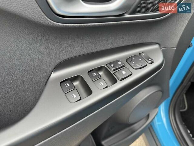 Синий Хендай Kona, объемом двигателя 0 л и пробегом 21 тыс. км за 17900 $, фото 14 на Automoto.ua