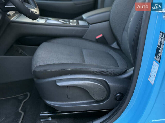 Синий Хендай Kona, объемом двигателя 0 л и пробегом 30 тыс. км за 16900 $, фото 27 на Automoto.ua