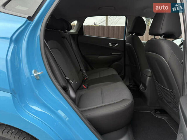 Синій Хендай Kona, об'ємом двигуна 0 л та пробігом 54 тис. км за 17650 $, фото 18 на Automoto.ua
