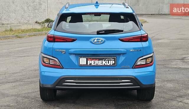 Синій Хендай Kona, об'ємом двигуна 0 л та пробігом 49 тис. км за 17750 $, фото 4 на Automoto.ua