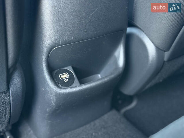 Синий Хендай Kona, объемом двигателя 0 л и пробегом 30 тыс. км за 16900 $, фото 30 на Automoto.ua