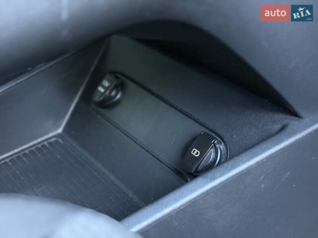 Синій Хендай Kona, об'ємом двигуна 0 л та пробігом 30 тис. км за 16900 $, фото 24 на Automoto.ua