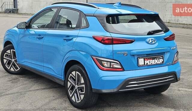Синій Хендай Kona, об'ємом двигуна 0 л та пробігом 49 тис. км за 17750 $, фото 3 на Automoto.ua