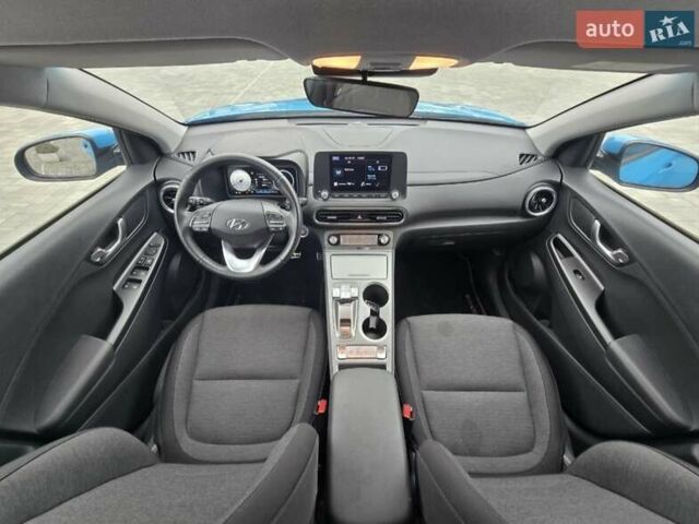 Синий Хендай Kona, объемом двигателя 0 л и пробегом 21 тыс. км за 17800 $, фото 7 на Automoto.ua