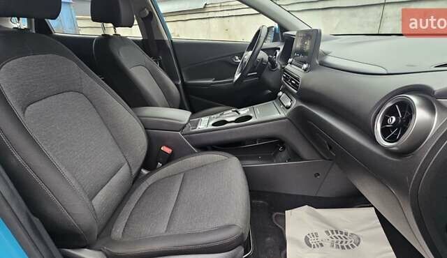Синій Хендай Kona, об'ємом двигуна 0 л та пробігом 49 тис. км за 17750 $, фото 27 на Automoto.ua