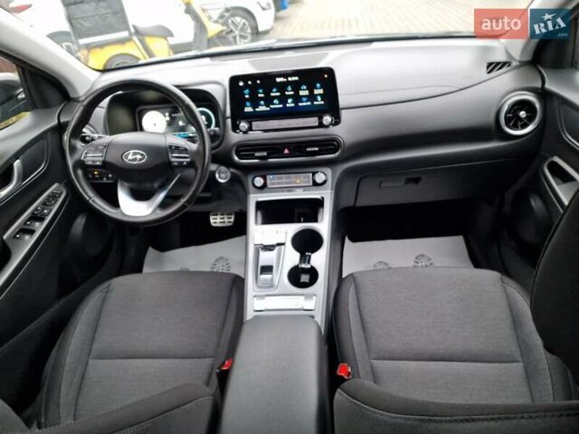 Синий Хендай Kona, объемом двигателя 0 л и пробегом 60 тыс. км за 17600 $, фото 29 на Automoto.ua