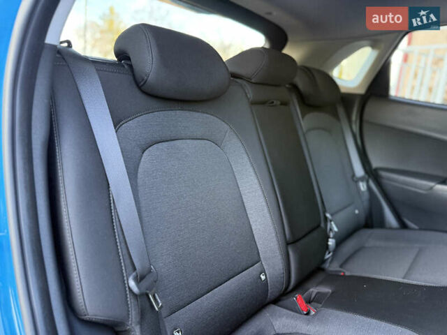 Синий Хендай Kona, объемом двигателя 0 л и пробегом 30 тыс. км за 16900 $, фото 45 на Automoto.ua