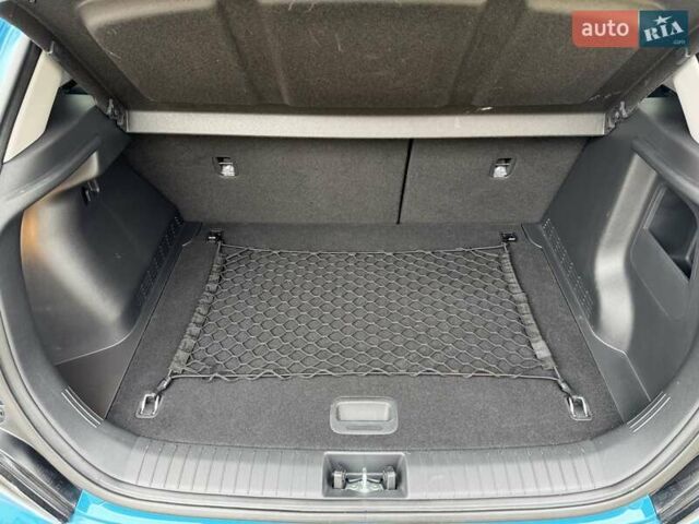 Синий Хендай Kona, объемом двигателя 0 л и пробегом 21 тыс. км за 17900 $, фото 29 на Automoto.ua