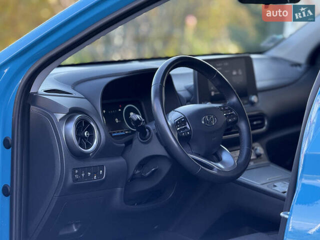 Синий Хендай Kona, объемом двигателя 0 л и пробегом 30 тыс. км за 16900 $, фото 24 на Automoto.ua