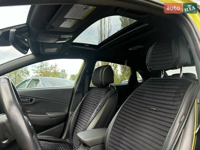 Зеленый Хендай Kona, объемом двигателя 1.59 л и пробегом 76 тыс. км за 15800 $, фото 13 на Automoto.ua