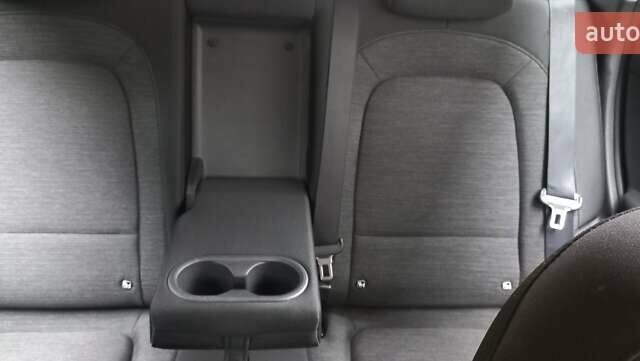 Зеленый Хендай Kona, объемом двигателя 0 л и пробегом 86 тыс. км за 19000 $, фото 24 на Automoto.ua