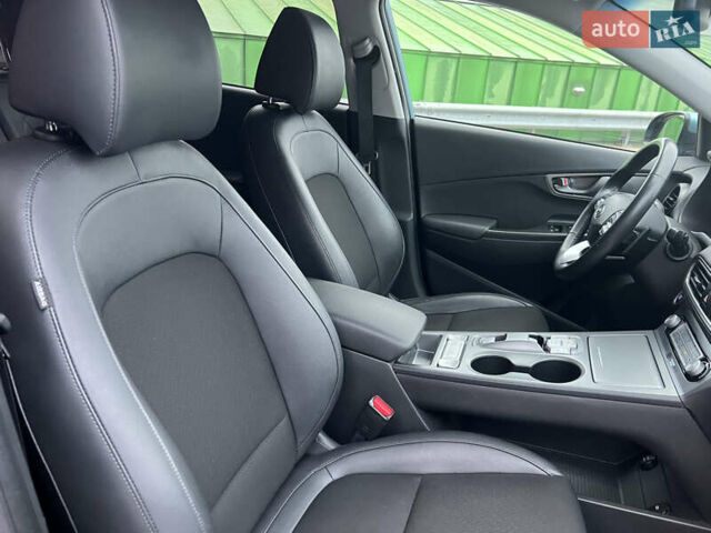 Зелений Хендай Kona, об'ємом двигуна 0 л та пробігом 50 тис. км за 18500 $, фото 40 на Automoto.ua