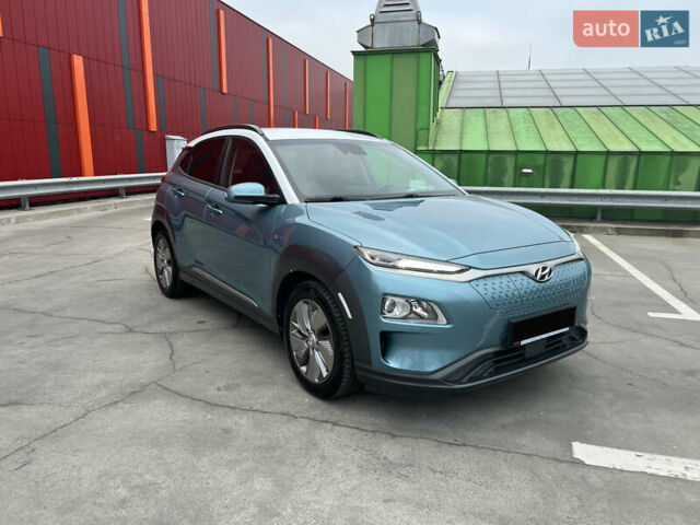 Зелений Хендай Kona, об'ємом двигуна 0 л та пробігом 50 тис. км за 18500 $, фото 3 на Automoto.ua