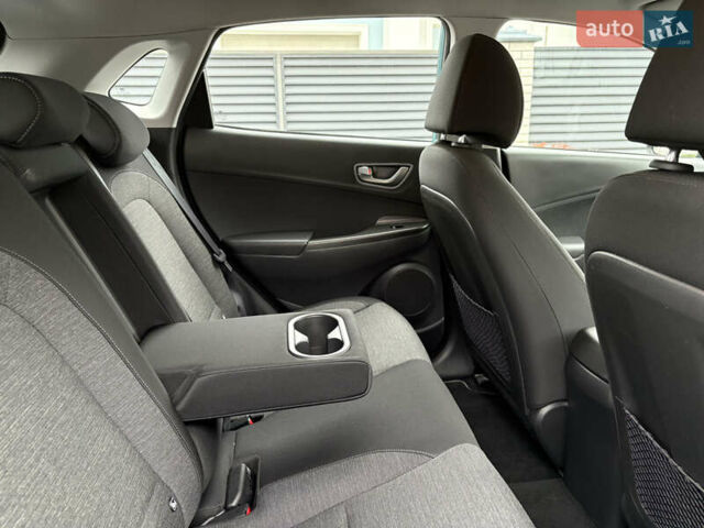 Зелений Хендай Kona, об'ємом двигуна 0 л та пробігом 123 тис. км за 17200 $, фото 29 на Automoto.ua