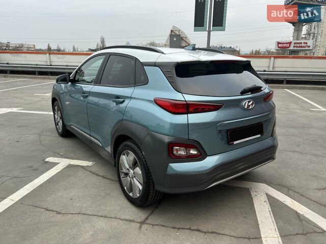 Зелений Хендай Kona, об'ємом двигуна 0 л та пробігом 50 тис. км за 18500 $, фото 10 на Automoto.ua