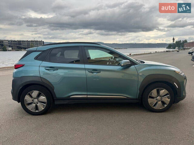 Зеленый Хендай Kona, объемом двигателя 0 л и пробегом 95 тыс. км за 17900 $, фото 3 на Automoto.ua