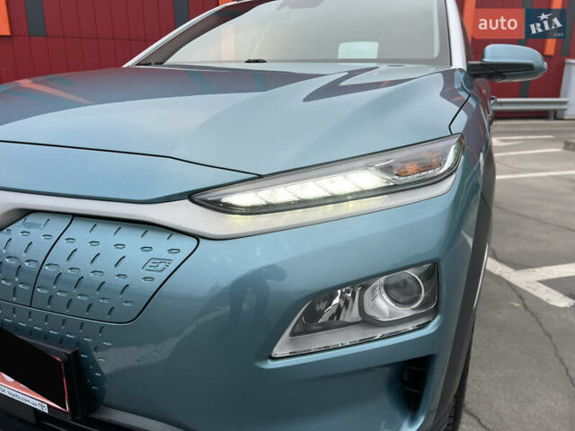 Зелений Хендай Kona, об'ємом двигуна 0 л та пробігом 50 тис. км за 18500 $, фото 5 на Automoto.ua