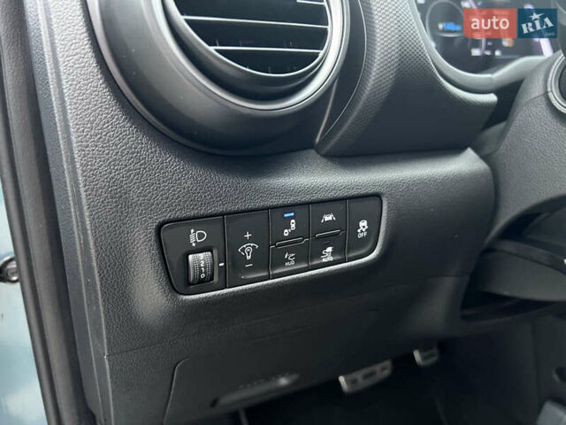 Зелений Хендай Kona, об'ємом двигуна 0 л та пробігом 50 тис. км за 18500 $, фото 27 на Automoto.ua