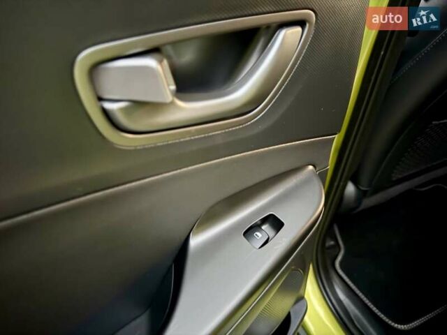 Зеленый Хендай Kona, объемом двигателя 0 л и пробегом 87 тыс. км за 16950 $, фото 78 на Automoto.ua