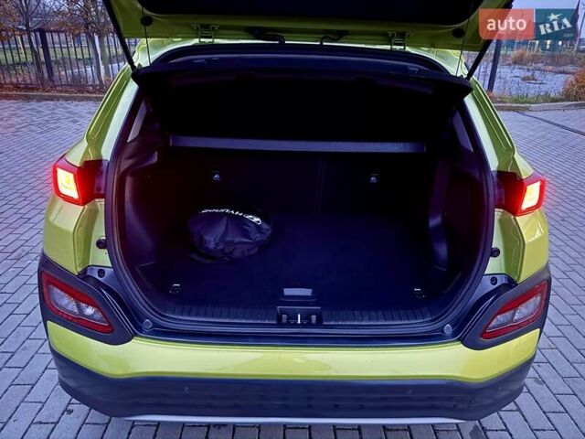 Зеленый Хендай Kona, объемом двигателя 0 л и пробегом 87 тыс. км за 16950 $, фото 85 на Automoto.ua