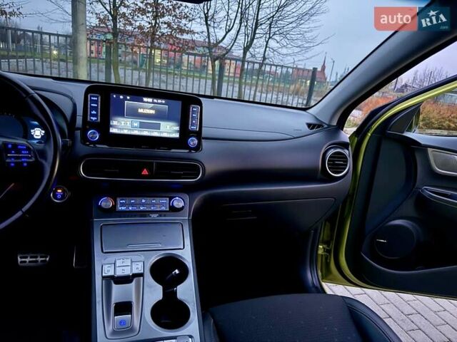 Зеленый Хендай Kona, объемом двигателя 0 л и пробегом 87 тыс. км за 16950 $, фото 84 на Automoto.ua