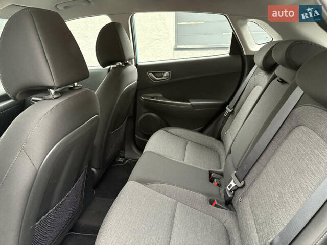 Зелений Хендай Kona, об'ємом двигуна 0 л та пробігом 123 тис. км за 17200 $, фото 17 на Automoto.ua