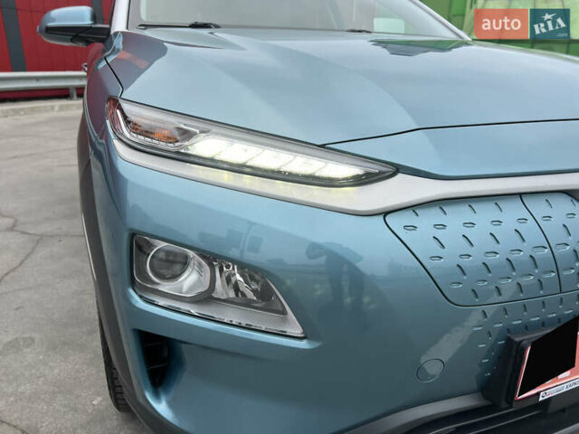 Зелений Хендай Kona, об'ємом двигуна 0 л та пробігом 50 тис. км за 18500 $, фото 6 на Automoto.ua