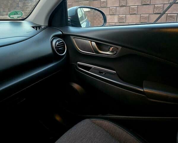 Зеленый Хендай Kona, объемом двигателя 0 л и пробегом 53 тыс. км за 18999 $, фото 28 на Automoto.ua