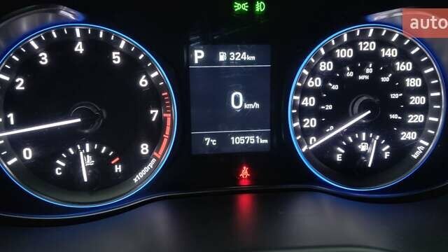 Оранжевый Хендай Kona, объемом двигателя 2 л и пробегом 105 тыс. км за 15000 $, фото 6 на Automoto.ua