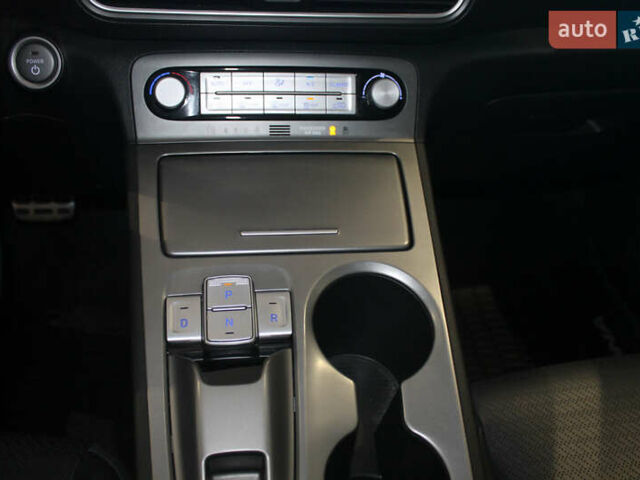 Оранжевый Хендай Kona, объемом двигателя 0 л и пробегом 79 тыс. км за 14700 $, фото 5 на Automoto.ua