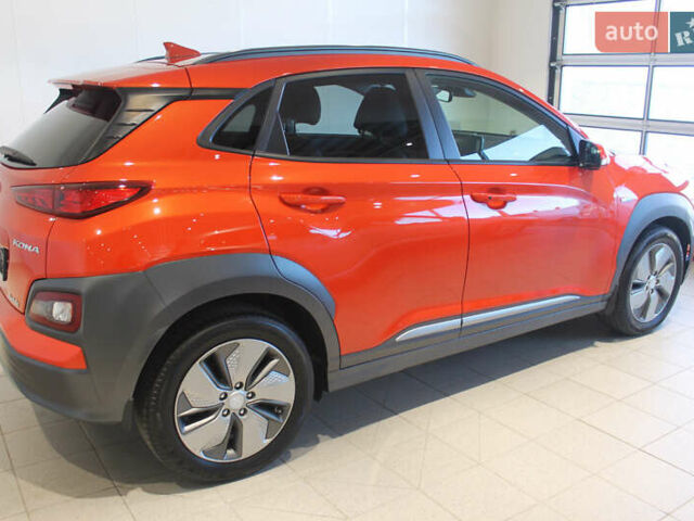 Оранжевый Хендай Kona, объемом двигателя 0 л и пробегом 79 тыс. км за 14700 $, фото 13 на Automoto.ua