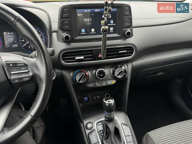 Оранжевый Хендай Kona, объемом двигателя 2 л и пробегом 106 тыс. км за 14600 $, фото 16 на Automoto.ua