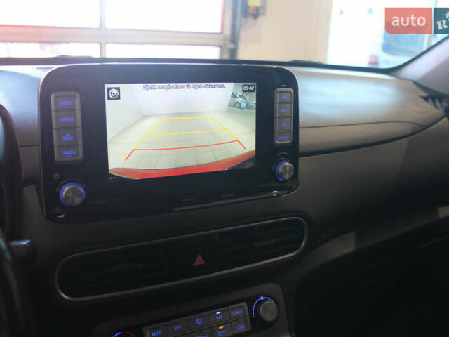 Оранжевый Хендай Kona, объемом двигателя 0 л и пробегом 79 тыс. км за 14700 $, фото 4 на Automoto.ua