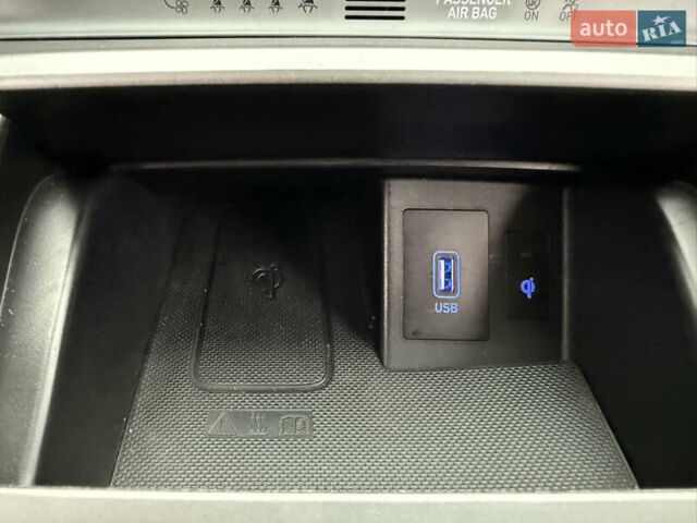 Оранжевый Хендай Kona, объемом двигателя 0 л и пробегом 78 тыс. км за 18950 $, фото 41 на Automoto.ua