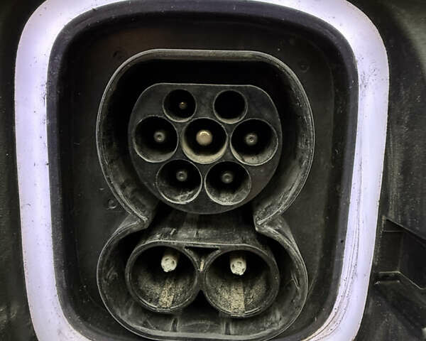 Оранжевый Хендай Kona, объемом двигателя 0 л и пробегом 78 тыс. км за 18950 $, фото 48 на Automoto.ua