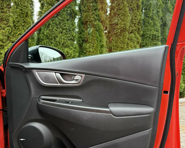 Оранжевый Хендай Kona, объемом двигателя 0 л и пробегом 78 тыс. км за 18950 $, фото 30 на Automoto.ua